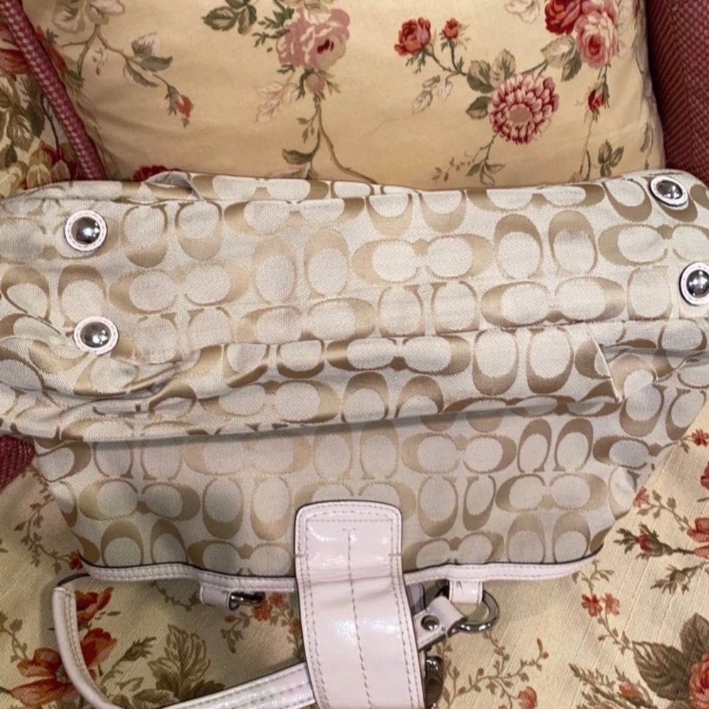 Coach shoulder bag - Picture 3 of 6